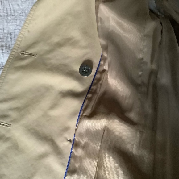 Classic mid thigh Trench Coat GUC - Picture 14 of 16